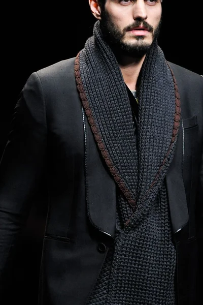 Look 27